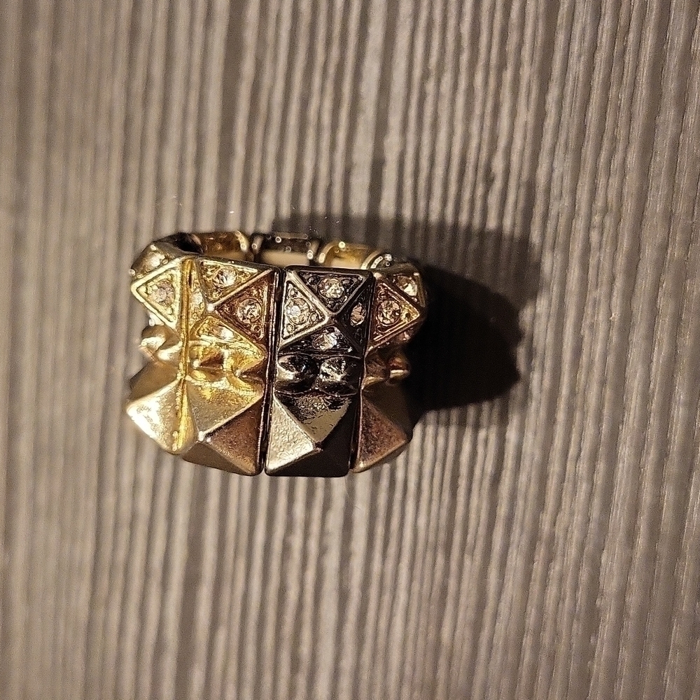 Stretch ring